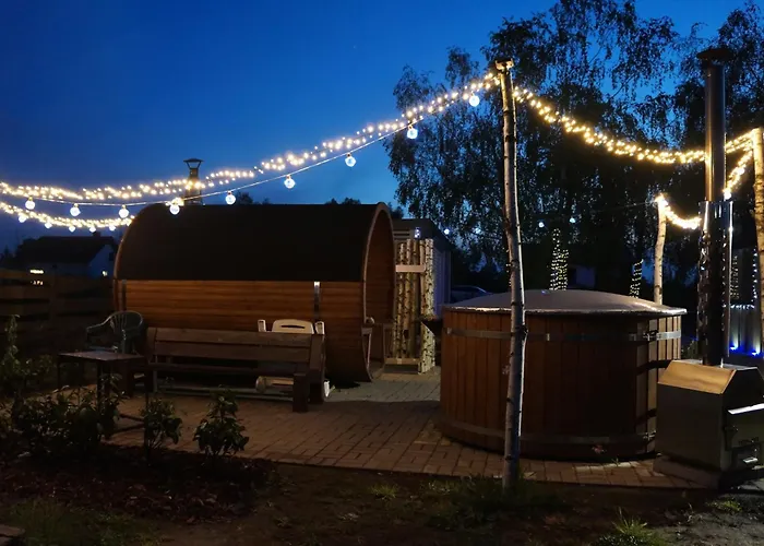 Drewniany Zakatek Z Sauna I Jacuzzi