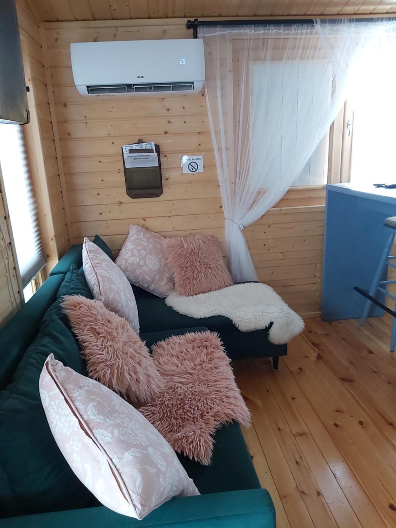 Holiday home Drewniany Zakatek Z Sauna I Jacuzzi Jadow
